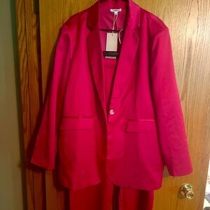 Hot pink 2 piece blazer and pant set. Size 2X. NWT